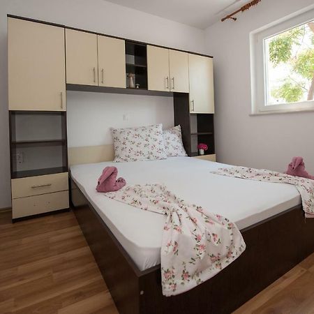 Apartmants Emy Gaj 诺瓦利娅 外观 照片
